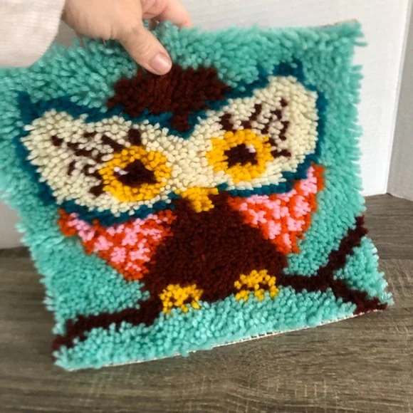 Handmade Owl Latch Hook Rug - Picture 3 of 10